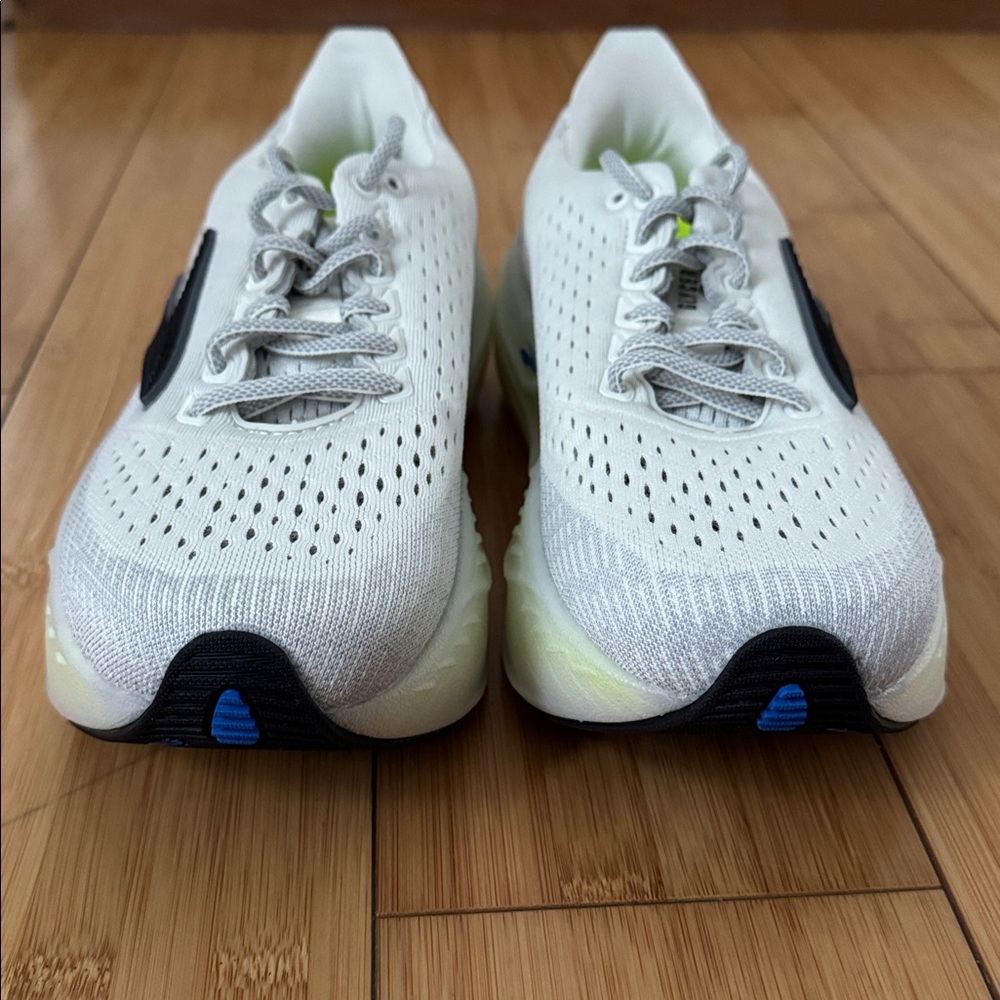 Brooks White and Black Athletic Shoes - Picture 3 of 9